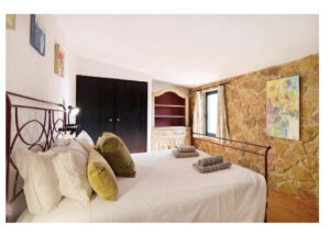 12 Bed Villa 3 3 Annex.012